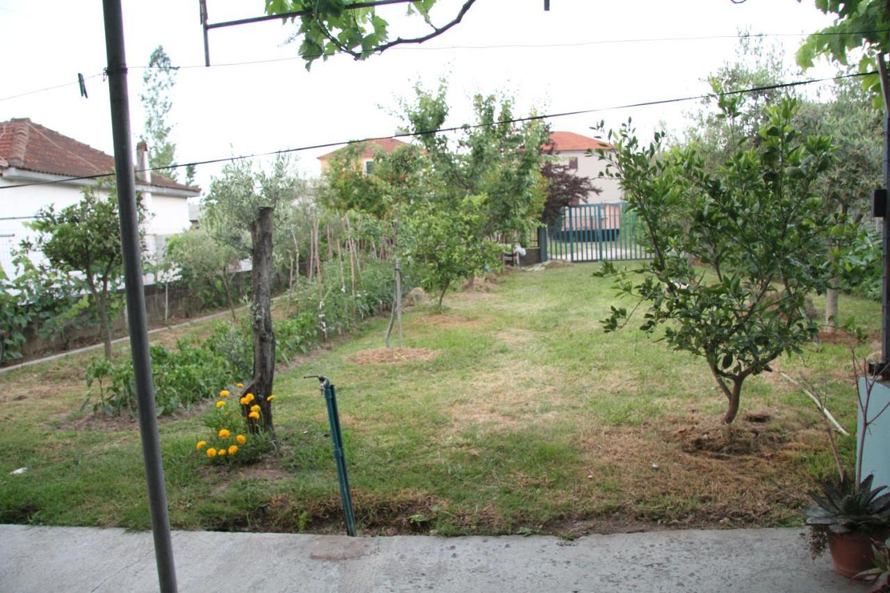 Shtepi Pushimi Apartment Durrës Exterior foto